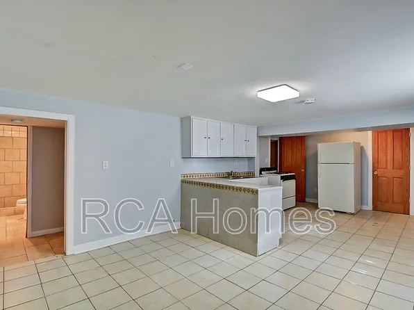 52B Jenny Ln, Indianapolis, IN 46201