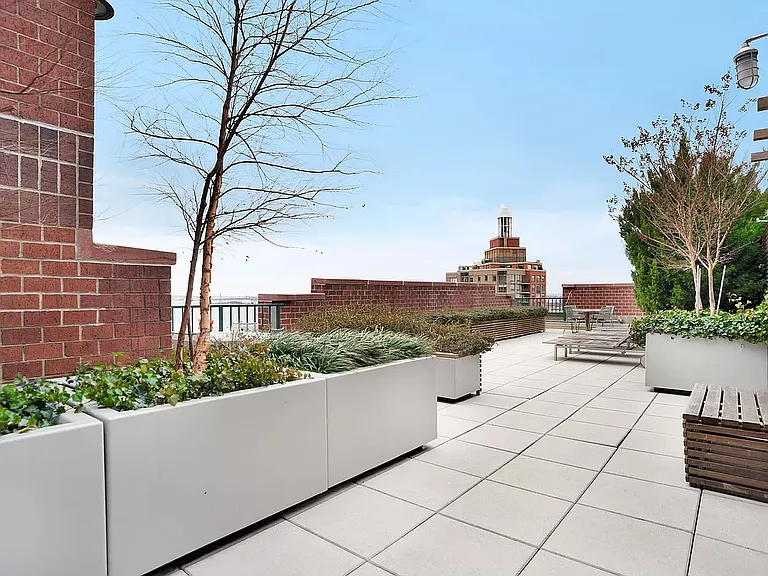 225 Rector Pl #6M — Photo 9
