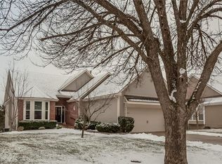 13737 Pembroke Cir, Leawood, KS 66224
