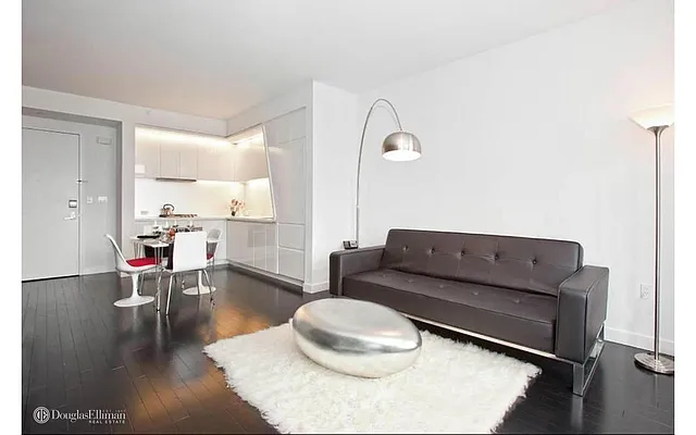 Rented by Douglas Elliman | media 25