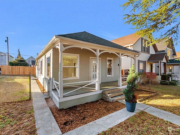 4th image of 3224 Oakes Ave SE