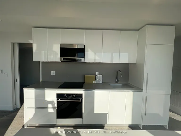 8 Cumberland St #3602 — Photo 2
