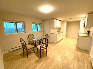 2 Fox Hollow Ridings Ct #A, Northport, NY 11768