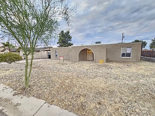 1820 W Wickieup Ln Photo 1