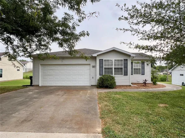 817 Trade Winds Dr, Perryville, MO 63775