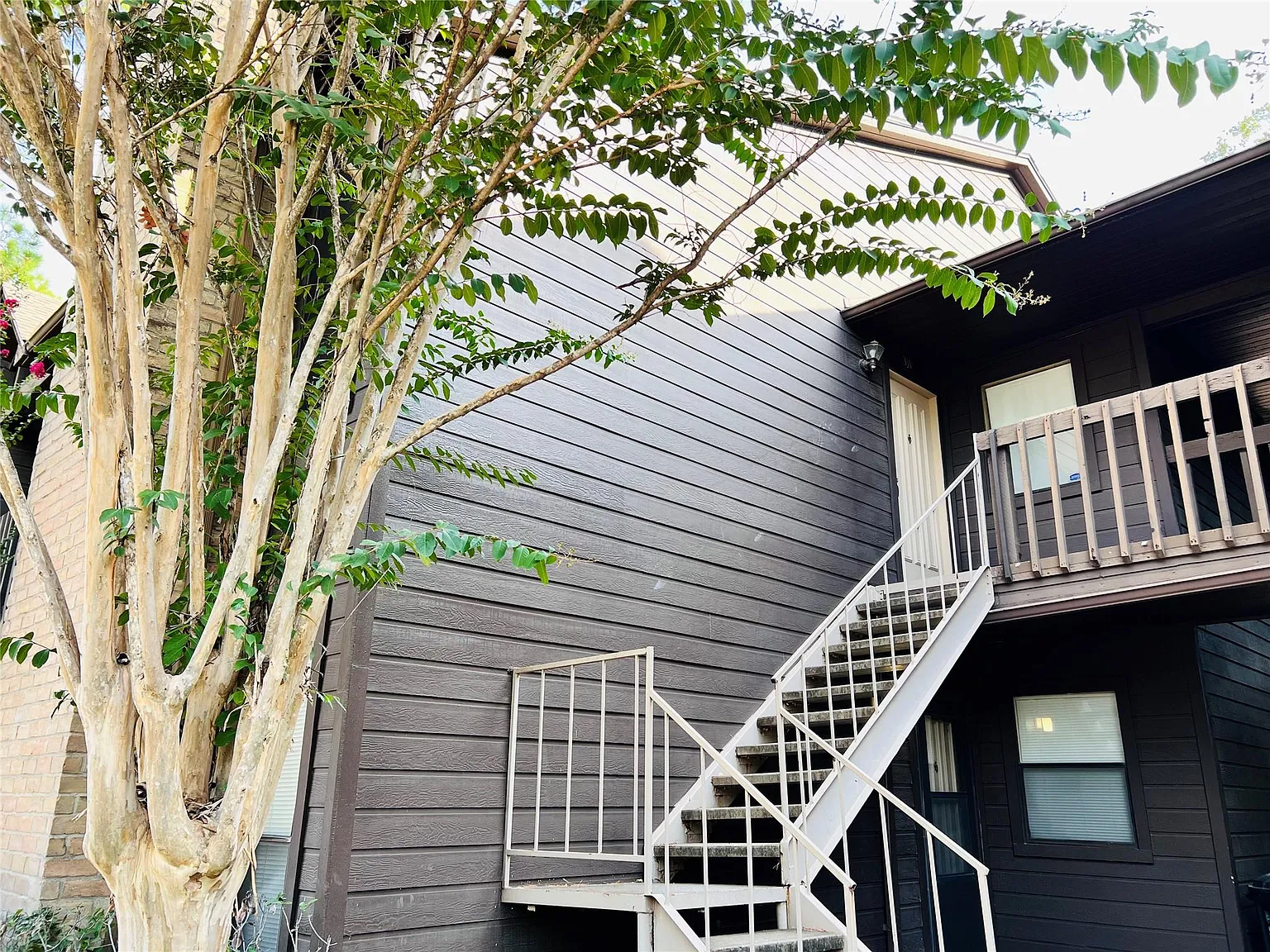 2 bed, 2.0 bath, 1080 sqft, $1,650 — Photo 2