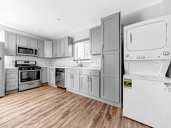 3rd image of 6538 Franrivers Ave