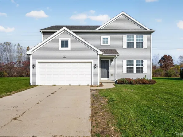 334 Saddlebrook Dr, Linden, MI 48451
