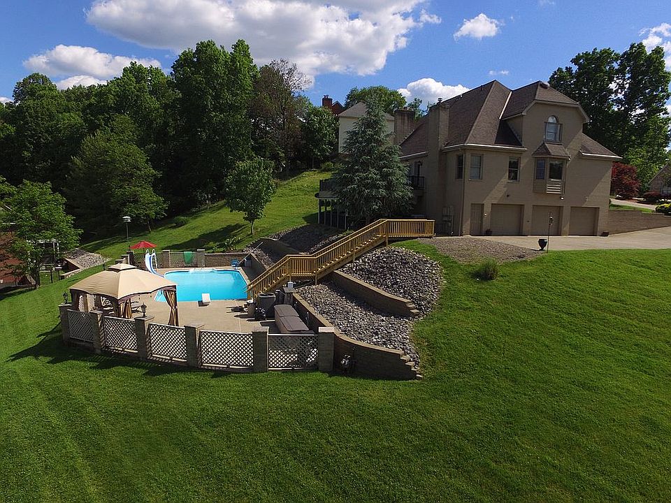 2nd image of 423 Woodbridge Dr