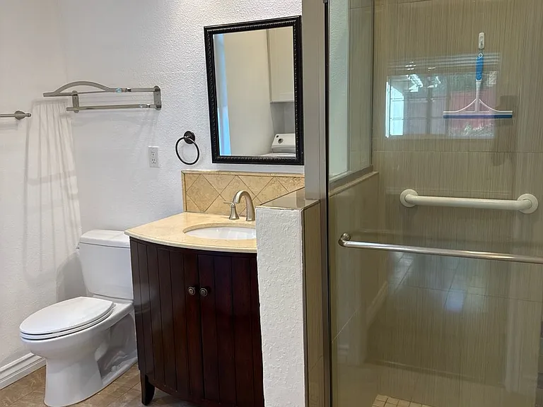 Bathroom2