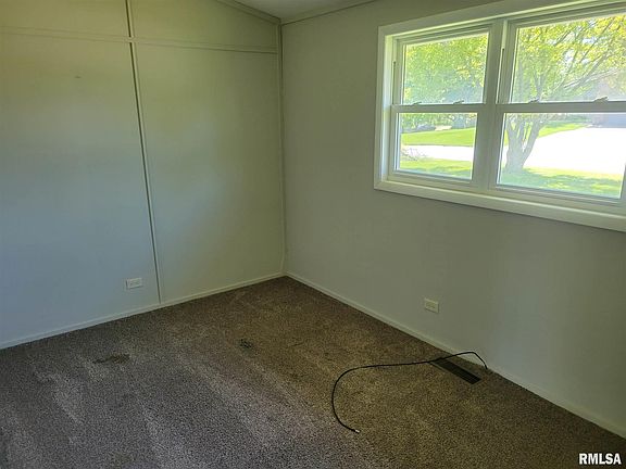 3rd image of 2348 Troy Dr