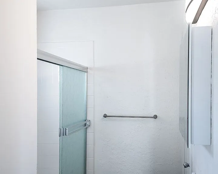 1109 N Lake Ave — Photo 14