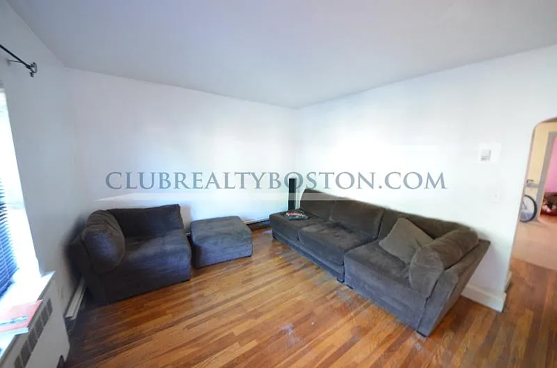 1 bed, 1.0 bath, 700 sqft, $2,000 — Photo 2