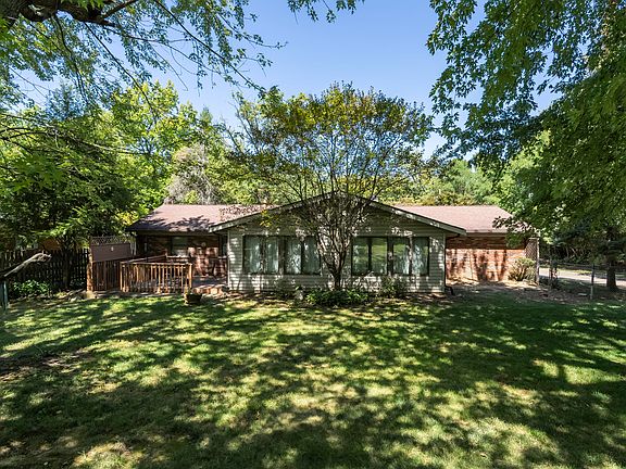 4th image of 120 Joann Dr