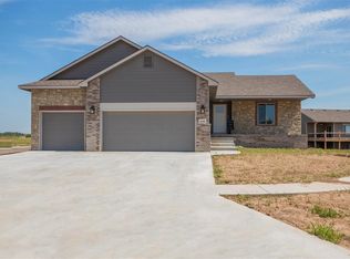 2592 New Spring Ct, Derby, KS 67037