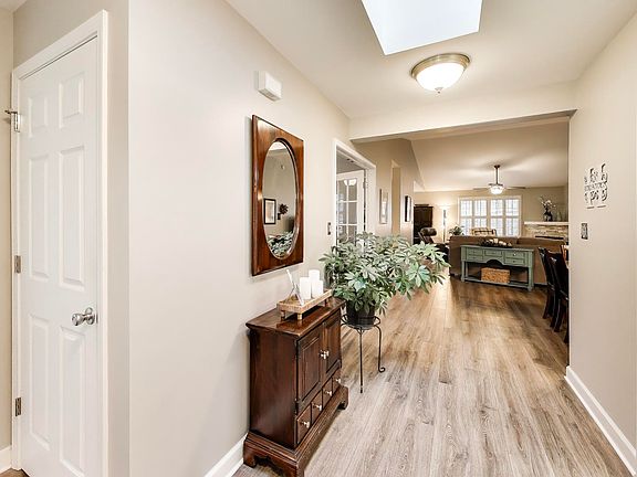 2nd image of 900-A Easy St