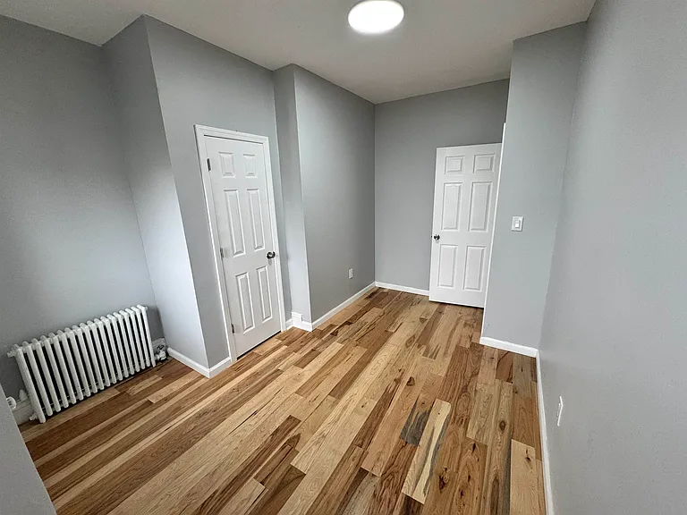 136 W 25th St #2 — Photo 14
