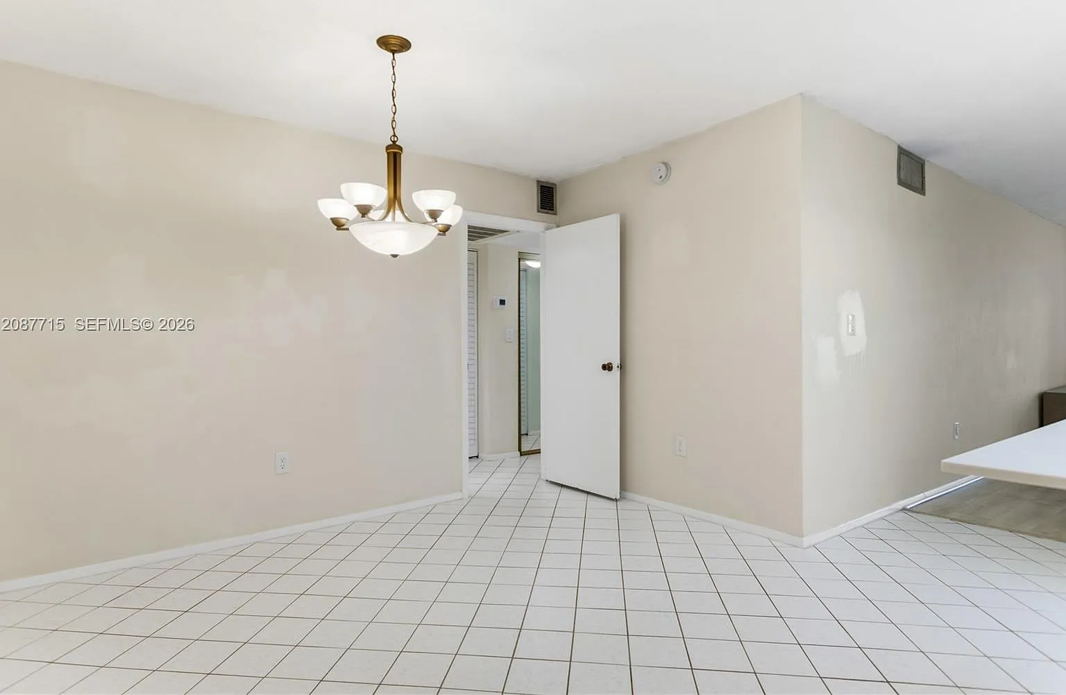 Omega Condo No 4 — Photo 2