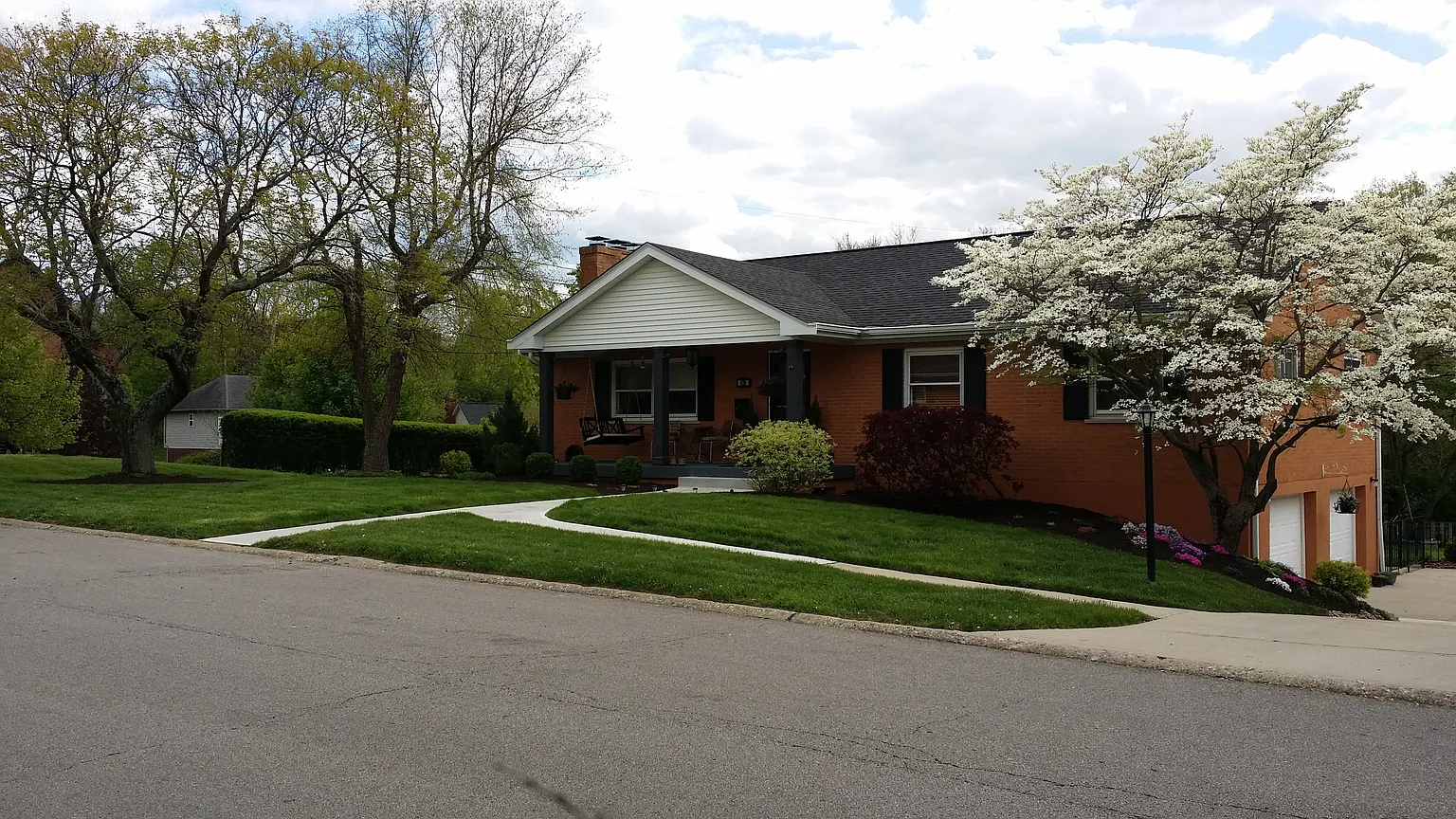 439 Fort Henry Dr photo 1