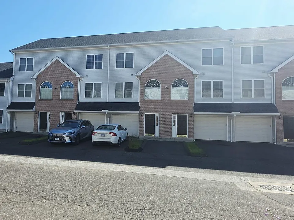 60 Yaremich Dr #19