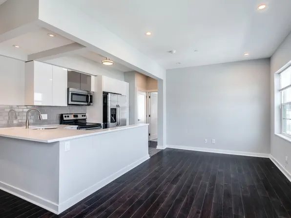 17 S 44th St