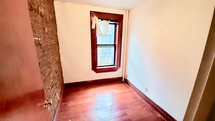 Rented by Compass | media 24