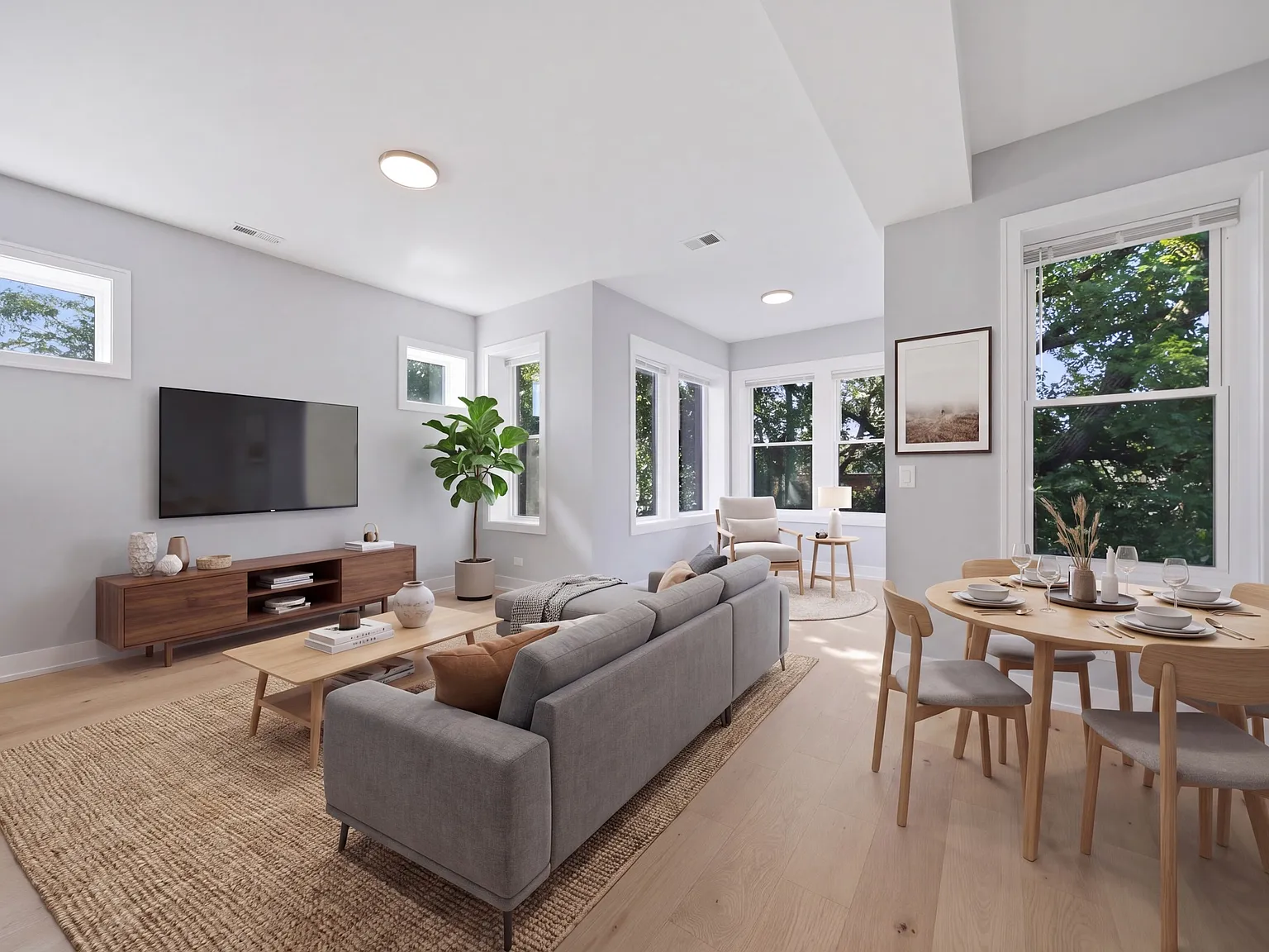 2442 W Wilson Ave — Photo 1