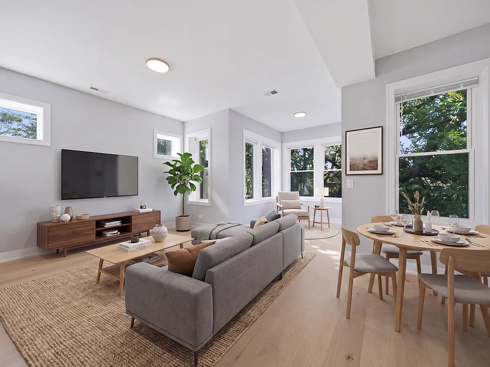 2442 W Wilson Ave #1