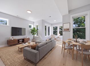 2442 W Wilson Ave #3, Chicago, IL 60625
