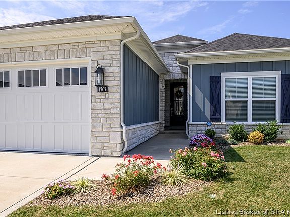 3rd image of 1707 Greenbrier Place