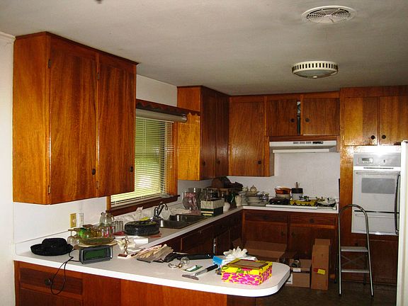 2nd image of 24 S 74th Ave E