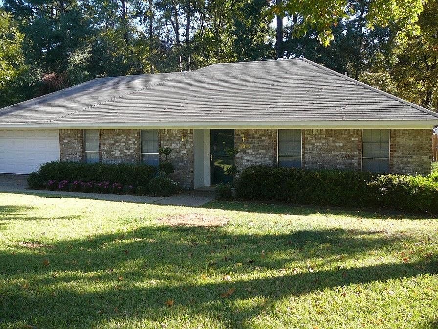1st image of 3821 Lexington Dr