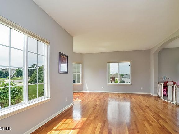 4th image of 625 Oldfield Dr SE