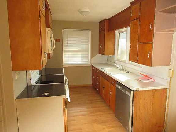 4th image of 246 State St