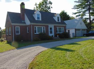 141 Perryville Rd, Hampton, NJ 08827