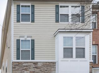 44125 Eastgate View Dr, Chantilly, VA 20152