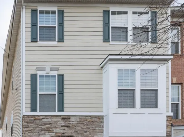 44125 Eastgate View Dr, Chantilly, VA 20152