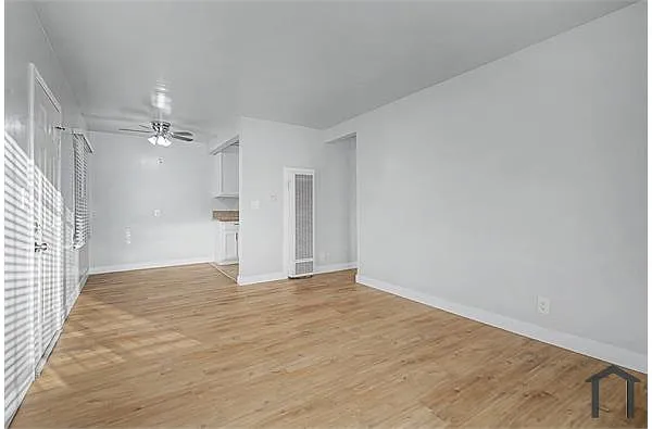 Building Photo - 10310 S Broadway #4