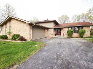 3340 E Forestview Trl, Crete, IL 60417