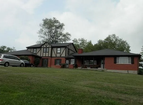 1768 Grandview Rd photo 1