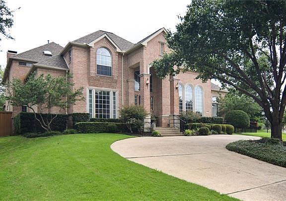 2nd image of 2101 Creekside Cir S