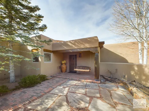 420 Calle Kokopelli, Santa Fe, NM 87501