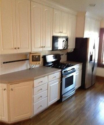 3rd image of 21001 Alexander St