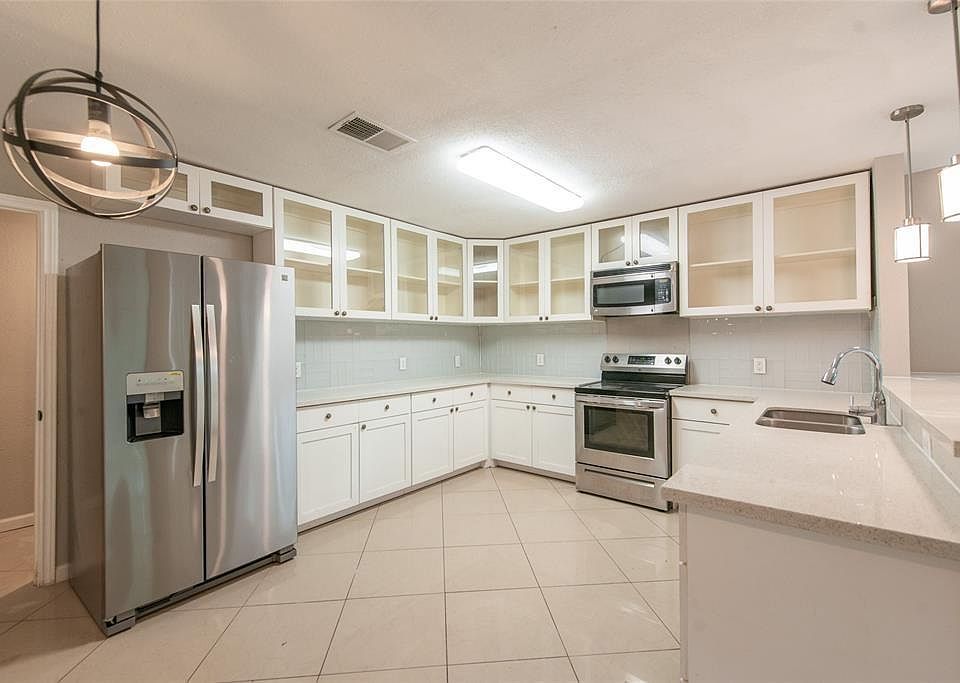 1st image of 4304 Sherwood Ln #110