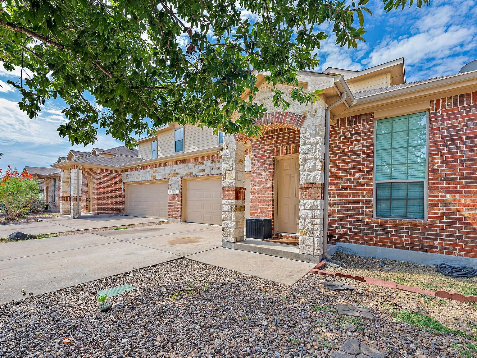 3 bed, 2.5 bath, 1419 sqft, $1,650 — Photo 4