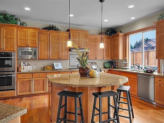 2nd image of 22401 SE 31st Pl
