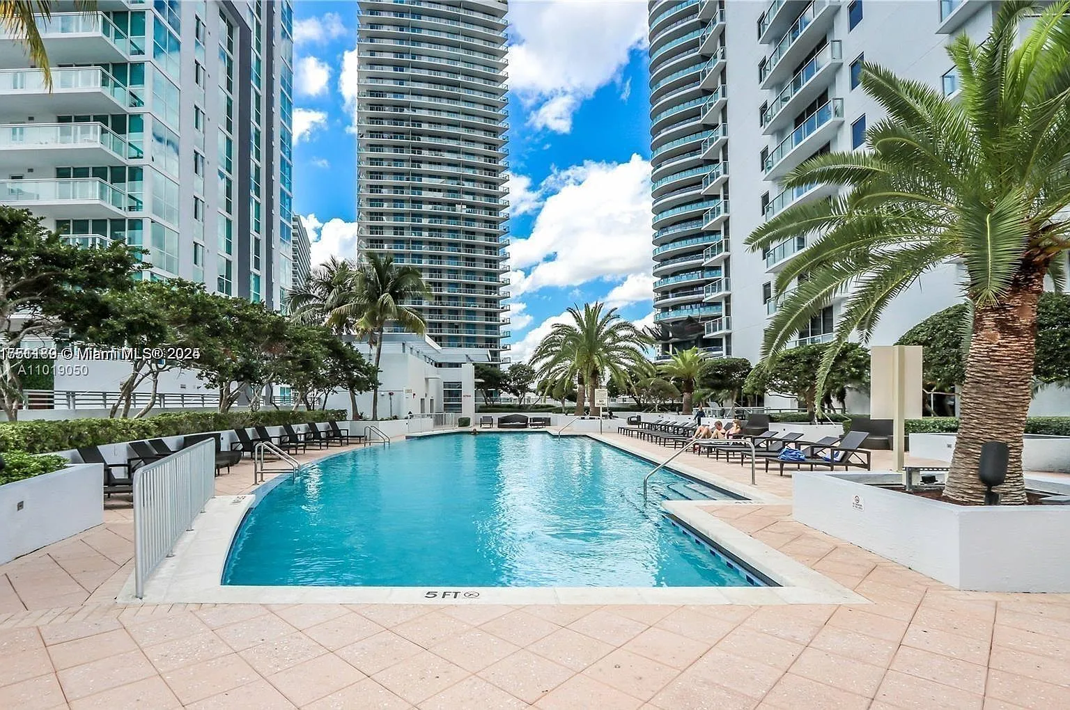 1 bed, 950 sqft, $2,795 — Photo 4