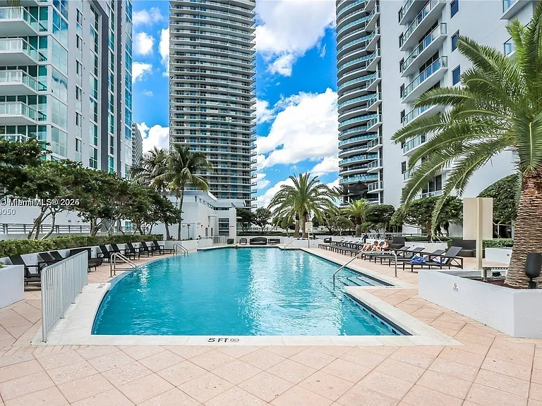 1060 Brickell Ave — Photo 4
