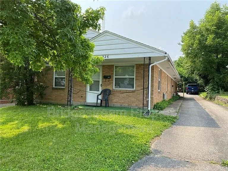 226 E Nottingham Rd #C — Photo 7