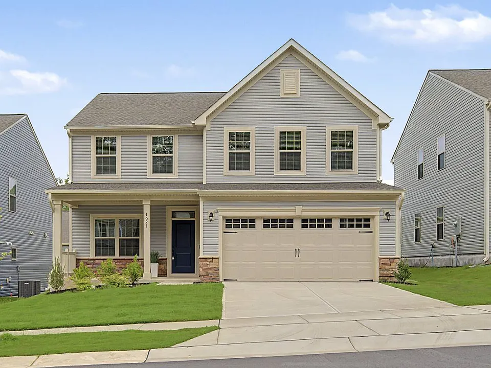 1621 Crimson Leaf Ln